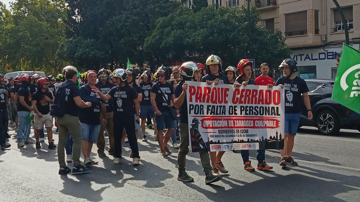 CSIF se moviliza en Zaragoza para reclamar más efectivos para los bomberos de las tres diputaciones provinciales