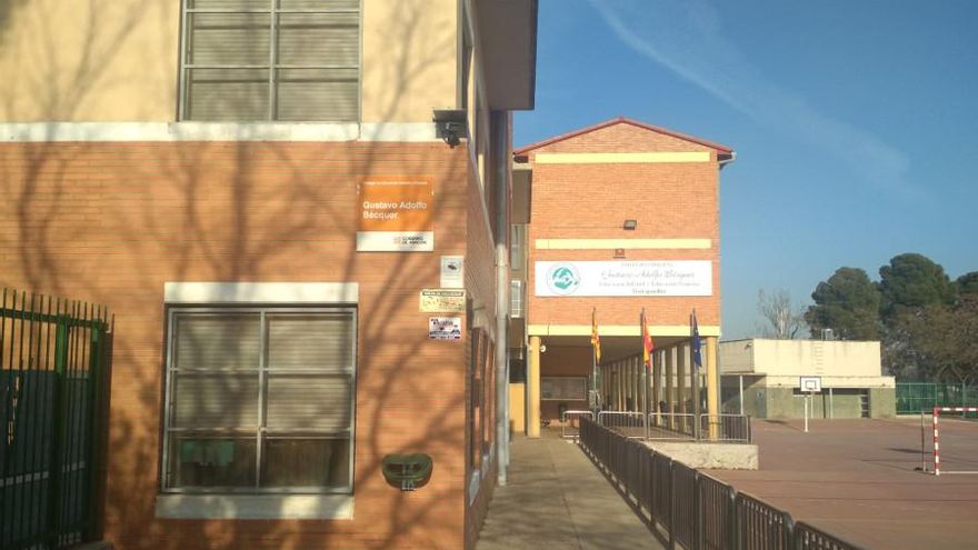 La Guardia Civil investiga a una profesora por un presunto caso de abusos sexuales a menores en un colegio de Garrapinillos
