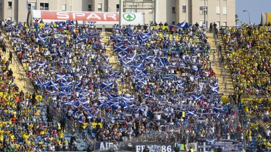 El CD Tenerife dispondrá de 700 entradas para sus abonados en Gran Canaria