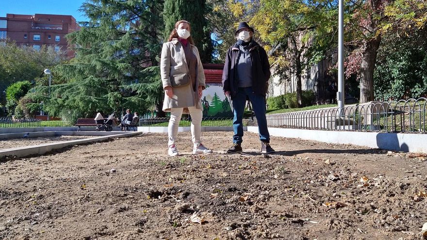 El Ayuntamiento desmantela el huerto urbano de Enrique Herreros y traslada sus 'supermacetas' al Retiro