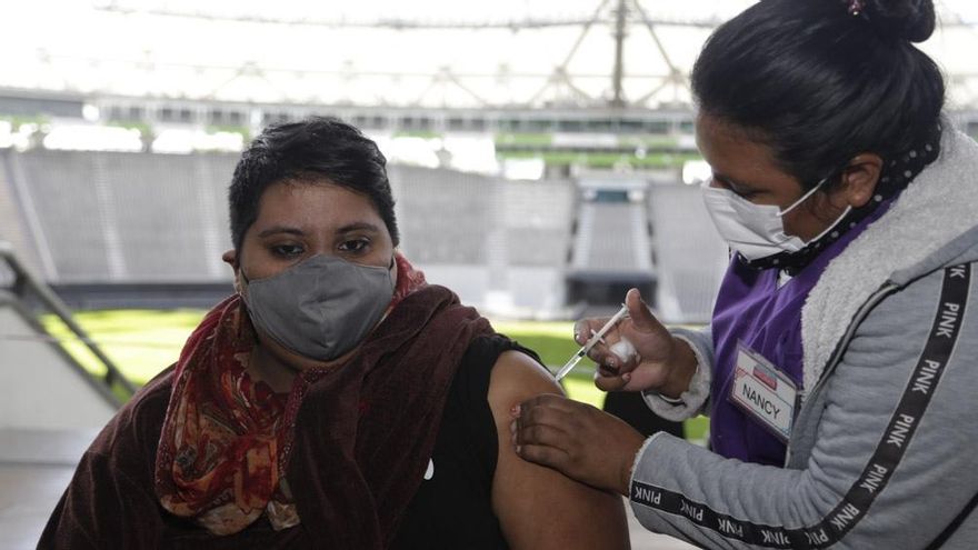 Se agiliza la vacunación, pero admiten un posible pico de casos de Delta para las PASO