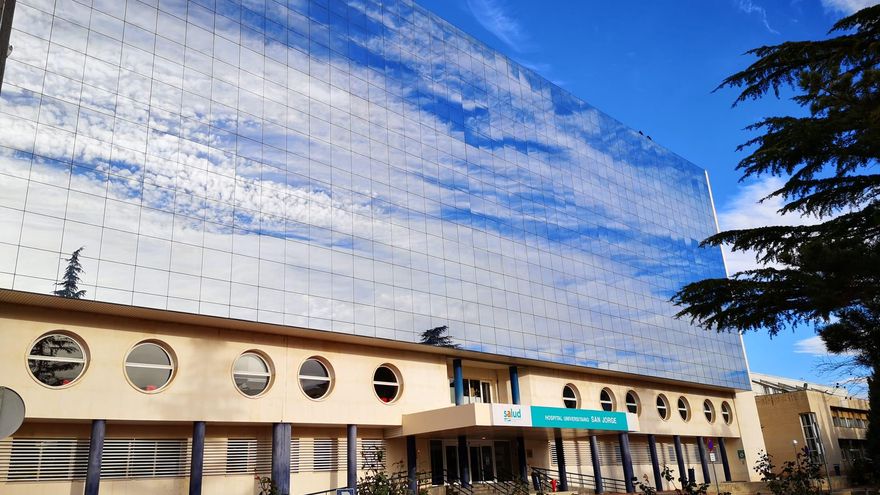 Inhabilitado un oncólogo del Hospital San Jorge de Huesca por tres presuntos delitos de homicidio imprudente y 25 de lesiones