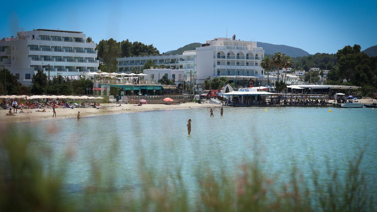 Parte de la bahía de Portmany, que empezó a crecer con el boom turístico