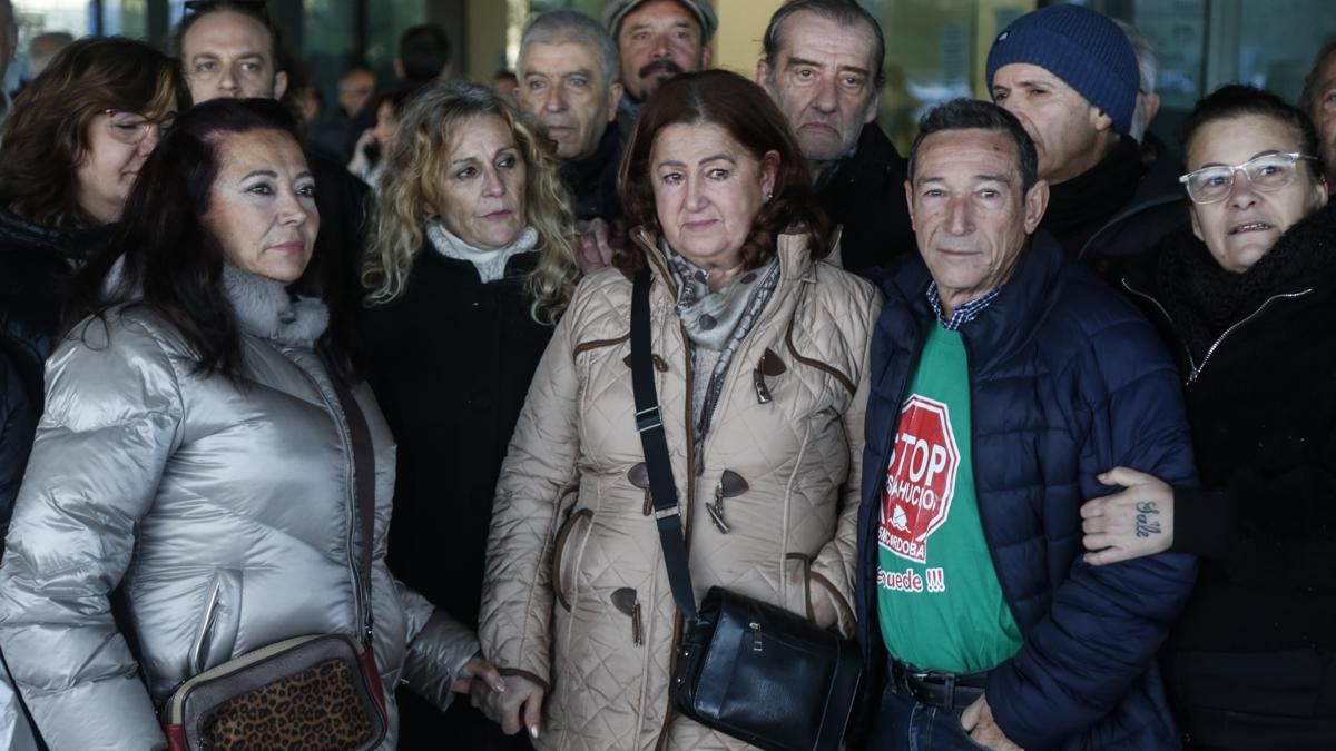 Toñi, arropada por Stop Desahucios