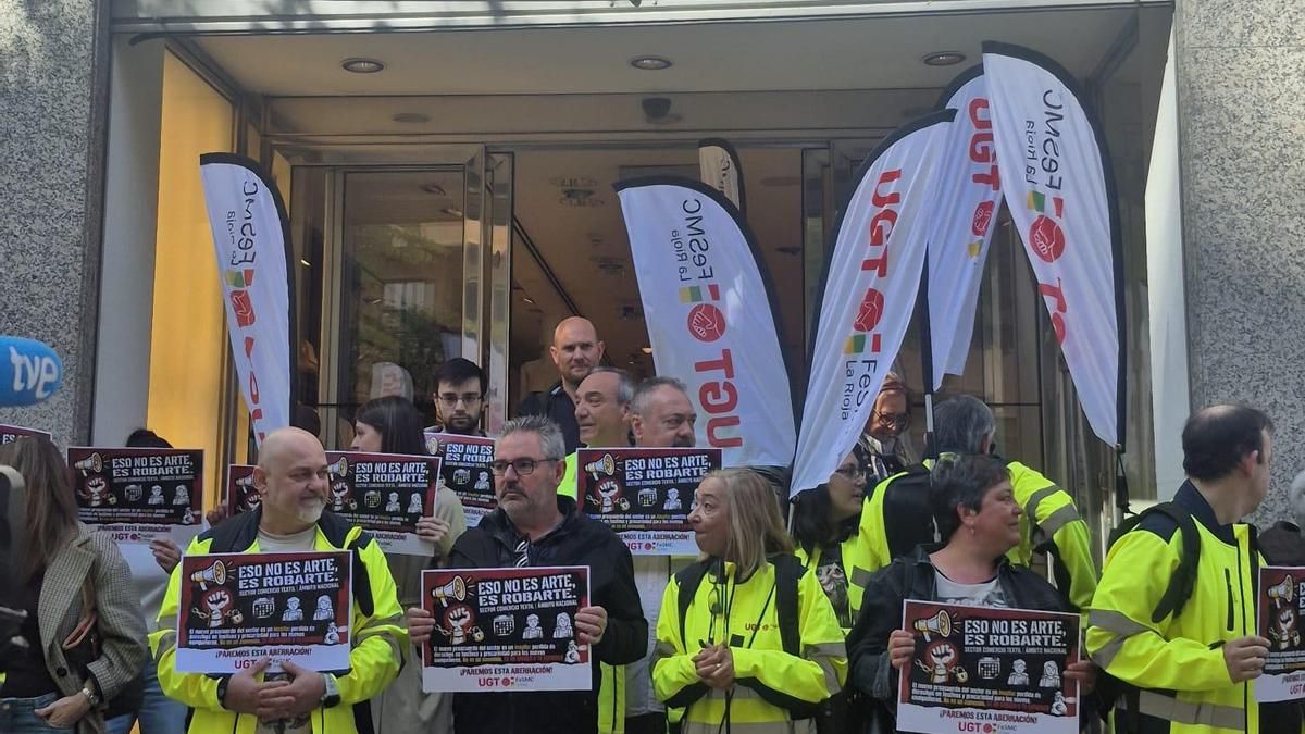 "Esto no es arte, es robarte": UGT La Rioja rechaza el preacuerdo en el textil y calzado porque "precariza más al trabajador"