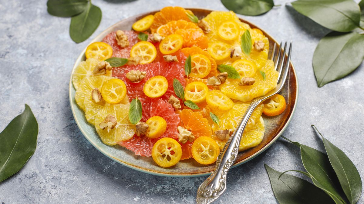 Esta ensalada fría tiene un sabor único que oscila entre el dulce y el ácido