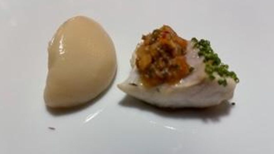 Dorada, azafrán y kimchi de berros