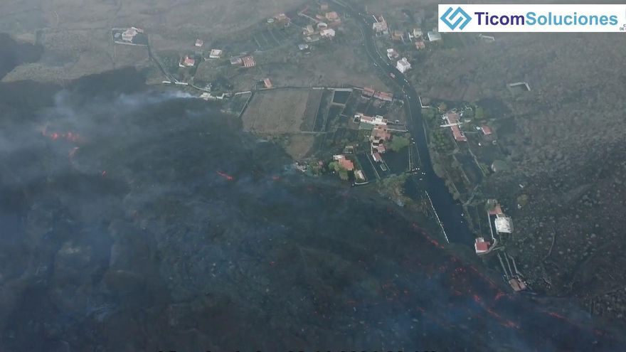 VÍDEO | Avance las coladas de lava este lunes tras abrirse nuevas bocas eruptivas en La Palma