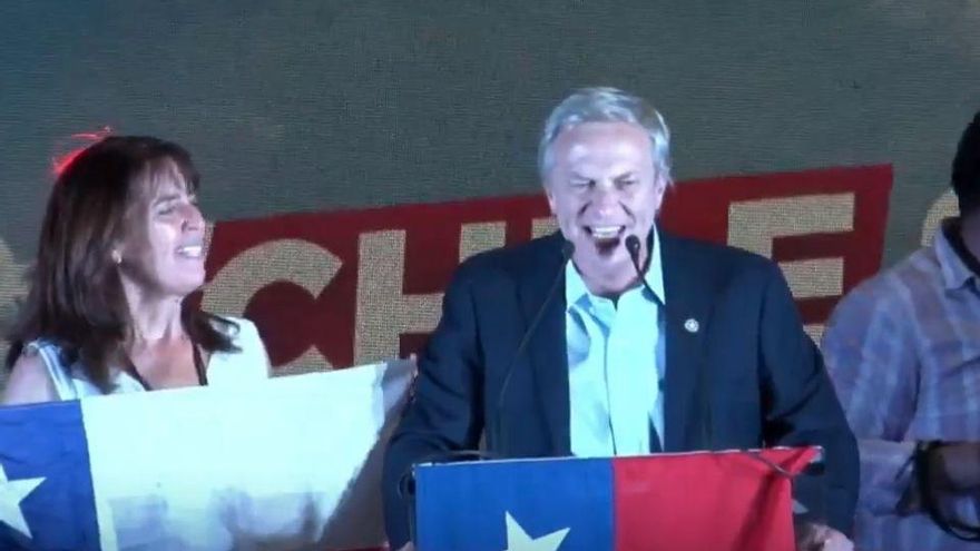 Chile "merece paz y libertad", dice ultraderechista Kast tras pasar al balotaje
