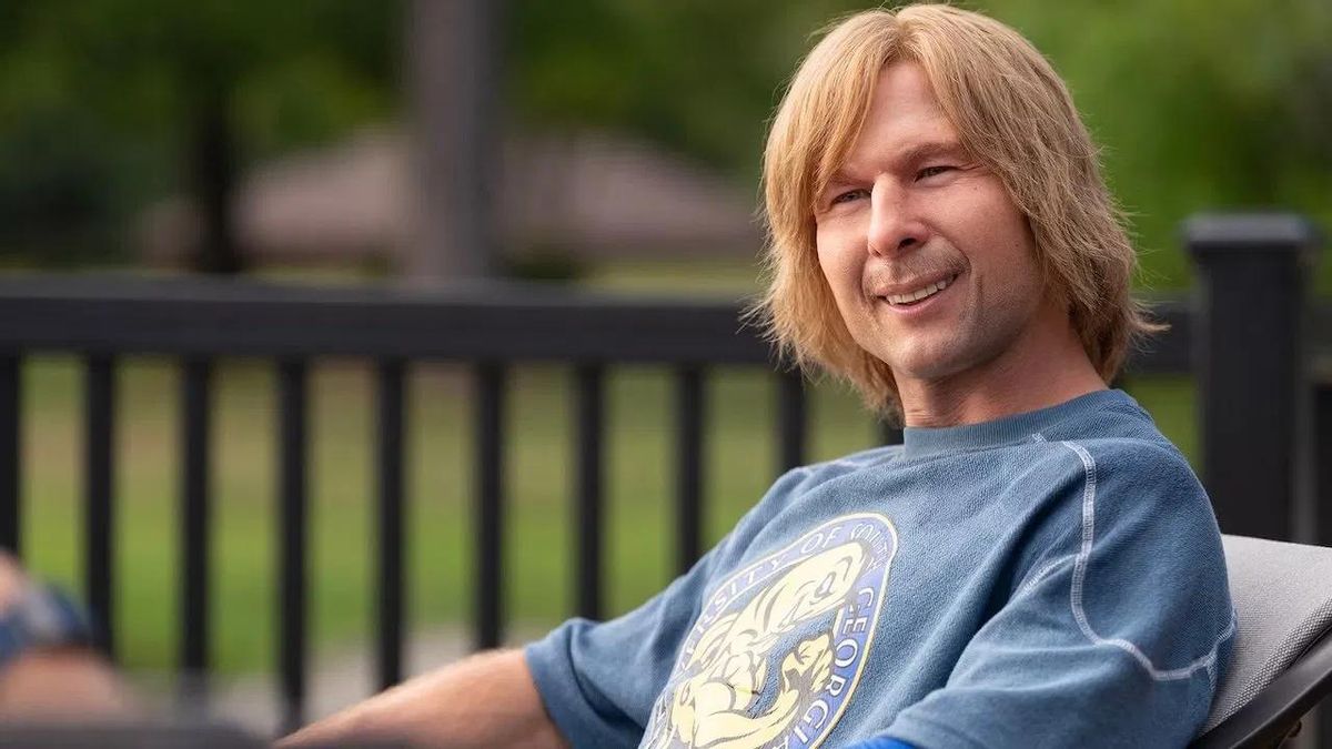 La doble vida de Russ Holliday continúa: 'Chad Powers' estrena su temporada 2 en Disney+