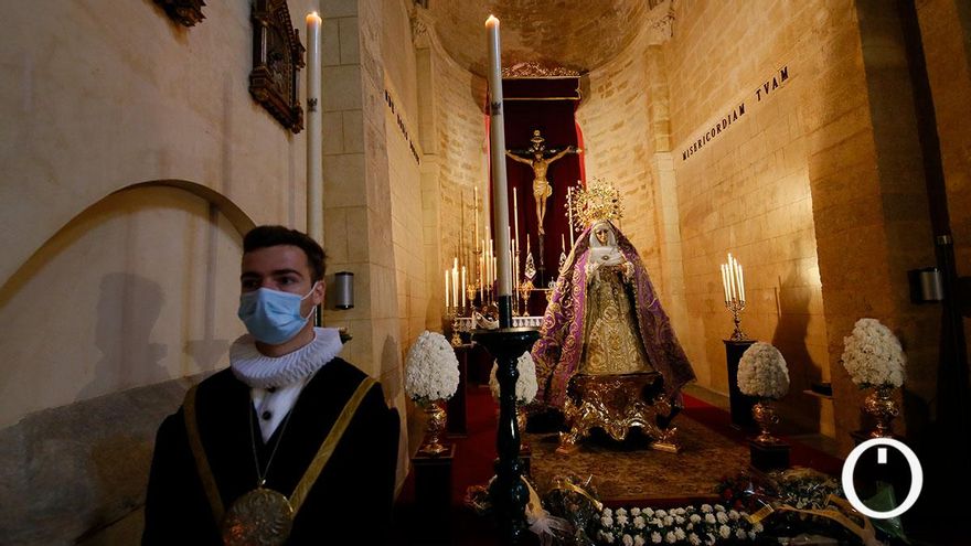 Veneración al Santísimo Cristo de la Misericordia y Nuestra Señora de las Lágrimas