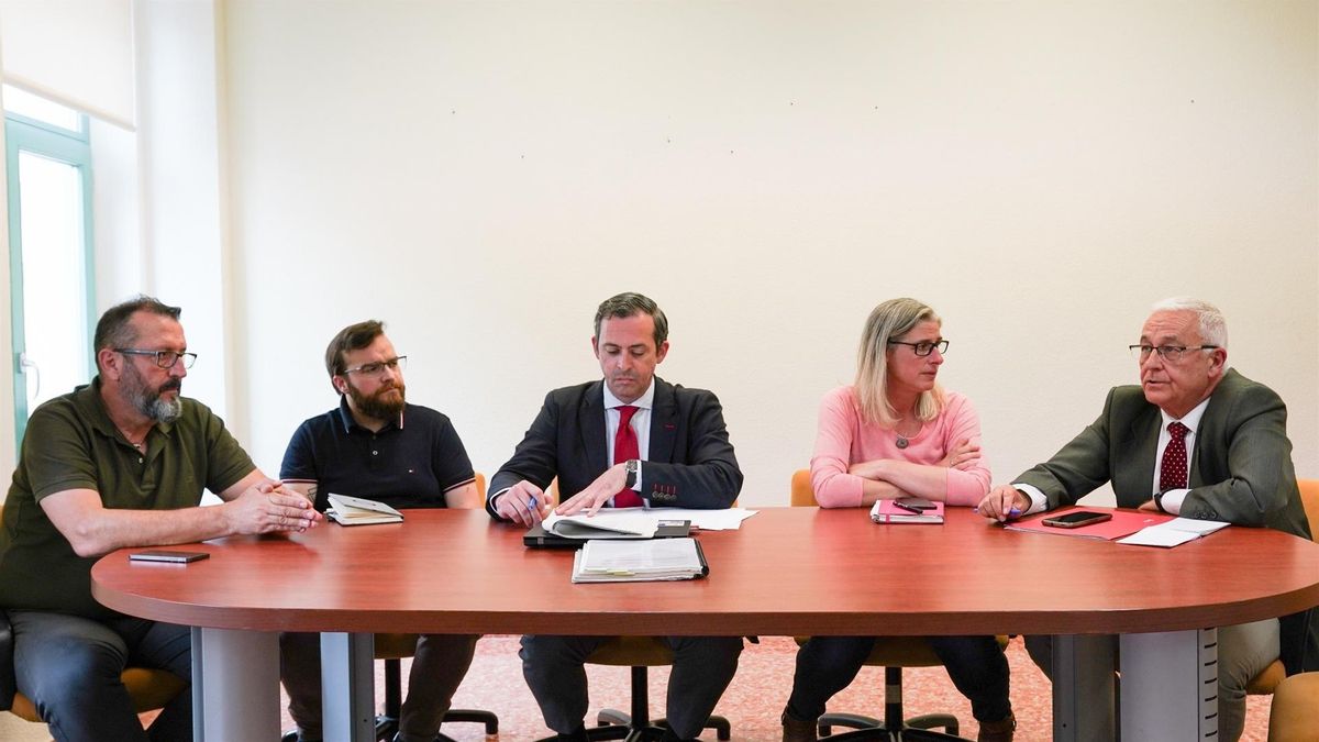 Ricardo Espíritu, el primero a la derecha de la imagen.