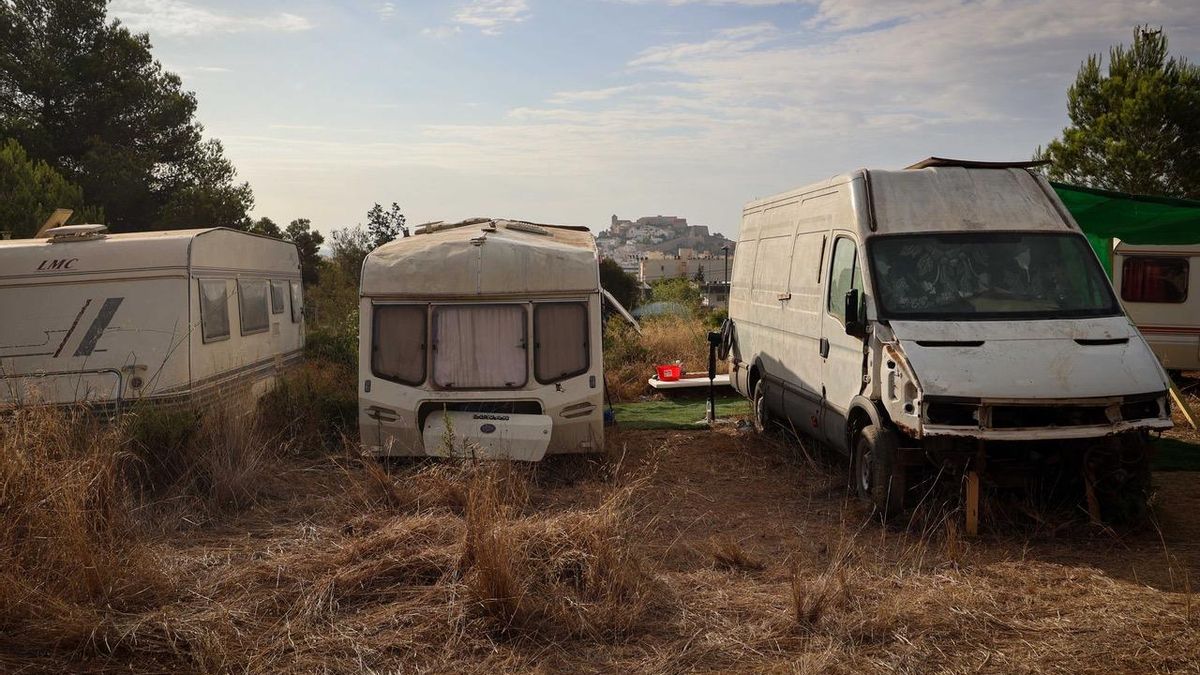 Un rincón del campamento chabolista.