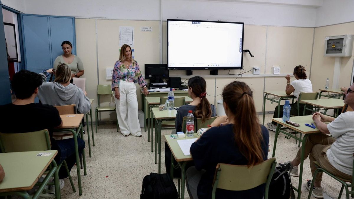 Aspirantes a las oposiciones docentes de Canarias.