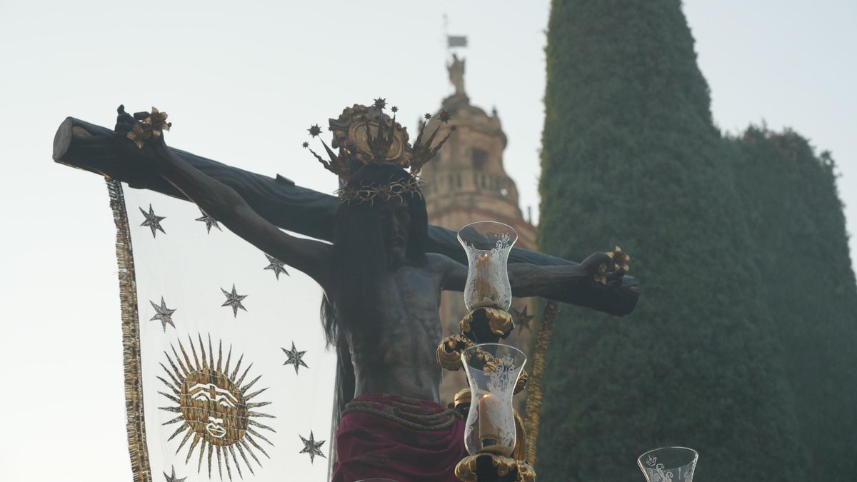 Traslado del Cristo de Remedio de Ánimas después del Magno Vía Crucis
