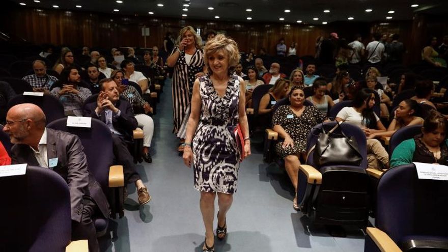La ministra de Sanidad, María Luisa Carcedo, a su llegada al acto de conmemoración del "Samudaripen" o Genocidio Gitano, este martes en la sede del Ministerio en Madrid.