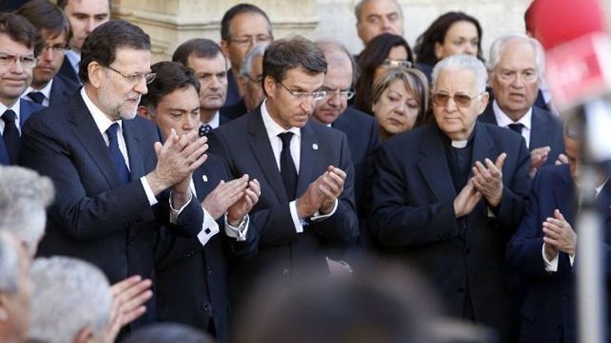 Minuto de silencio en León, idéntico al celebrado en el Congreso de los Diputados, un día después del asesinato de Isabel Carrasco. / Carlos S. Campillo / ICAL