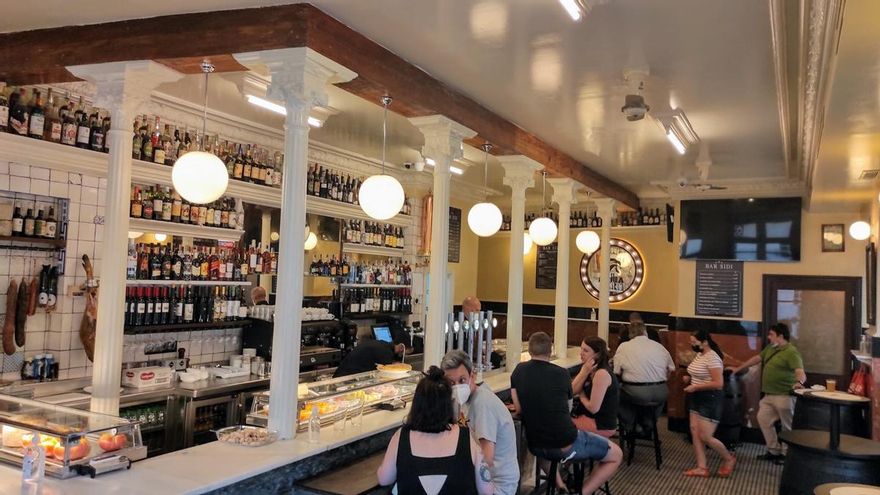 Vista del bar desde la entrada