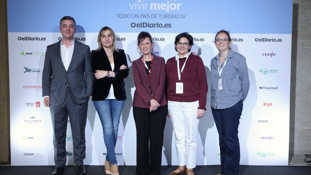 Rodrigo Rodríguez Hans, vicepresidente de Prodetur de la Diputación de Sevilla; Pilar Gómez Bahamonde, directora de la Fundación Camino Lebaniego; Ángeles Albert, directora general de Patrimonio Cultural y Bellas Artes del Ministerio de Cultura;  María García Hernández, directora del Grupo de Investigación “Turismo, Patrimonio y Desarrollo” de la UCM