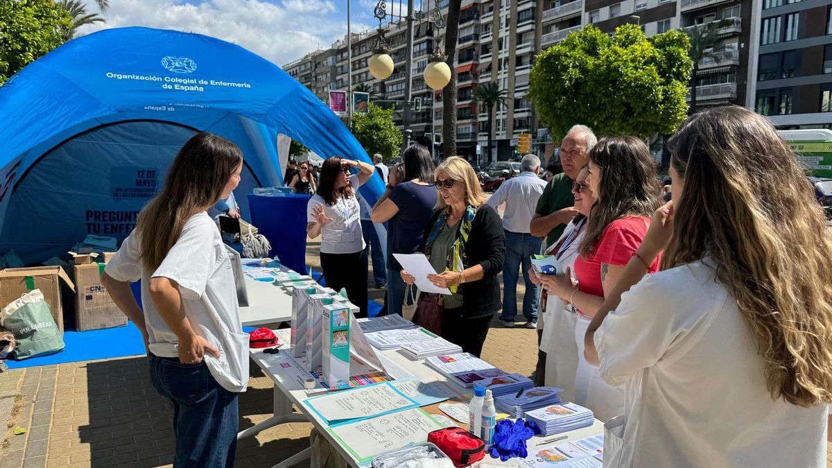 El espacio ‘Pregunta a tu enfermera’ vuelve a Córdoba con múltiples 'stands', talleres y actividades lúdicas para que los ciudadanos mejoren su salud