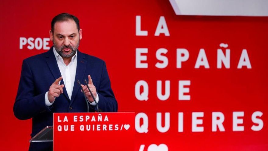 El PSOE defiende la renovación del 80% en sus listas y critica la "criba" del PP