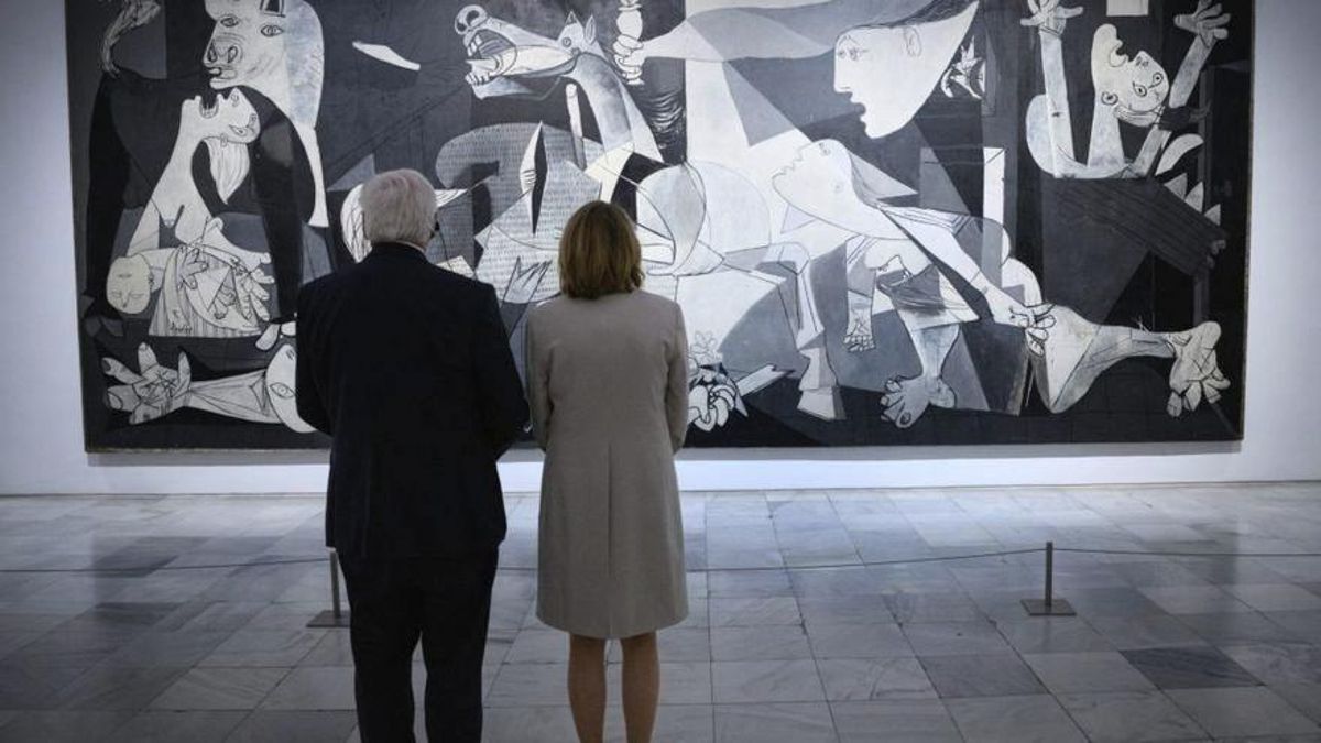 El presidente de Alemania, delante del 'Guernica' de Picasso, este miércoles