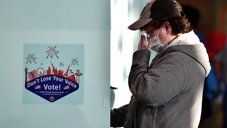 Vista de votaciones en Las Vegas, Nevada, el 3 de noviembre de 2020. EFE/David Becker