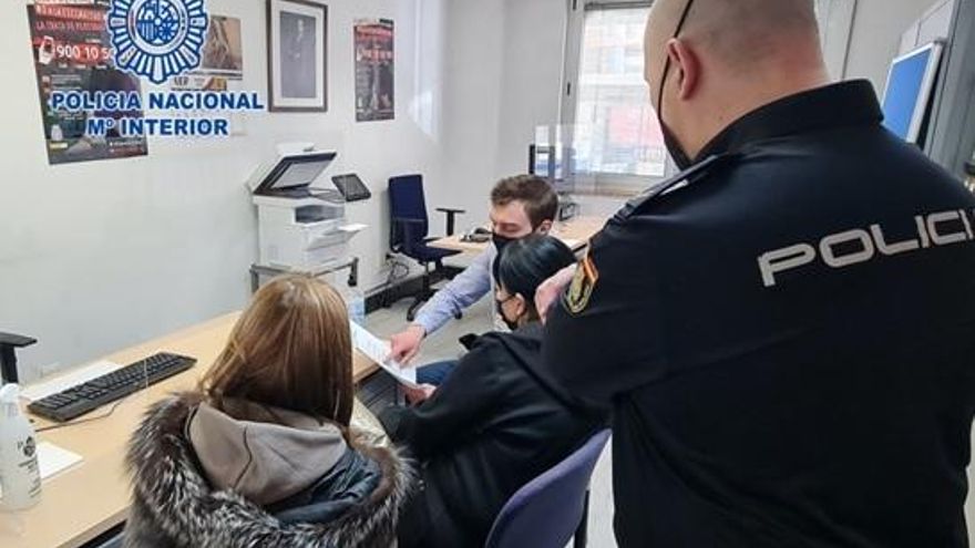 La Ertzaintza investiga pintadas prorrusas en albergues de refugiados ucranianos en Bilbao