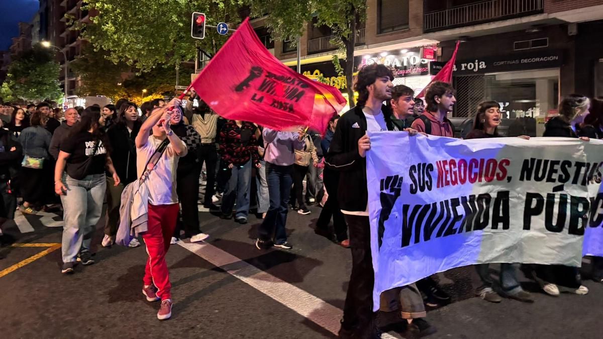 Multitudinaria manifestación por el derecho a la vivienda en Logroño