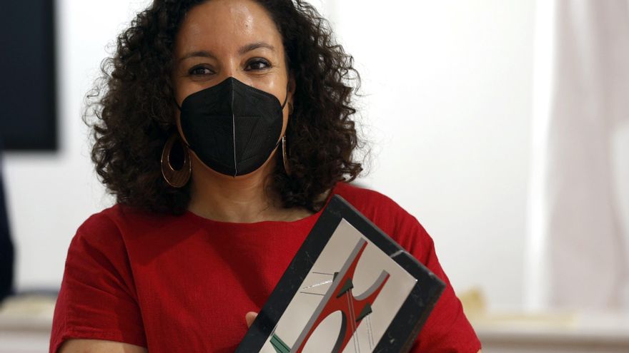 Najat el Hachmi reivindica el poder de la literatura para “derribar muros”