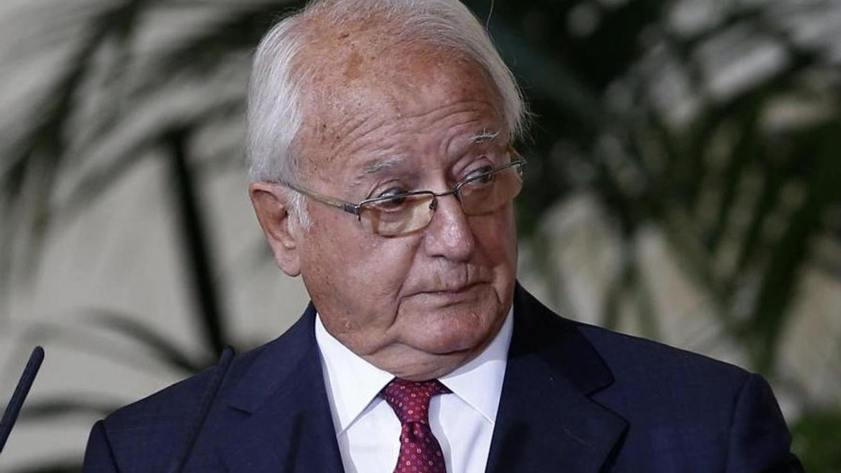 Días 'moscosos': lo que los funcionarios deben al exministro Javier Moscoso