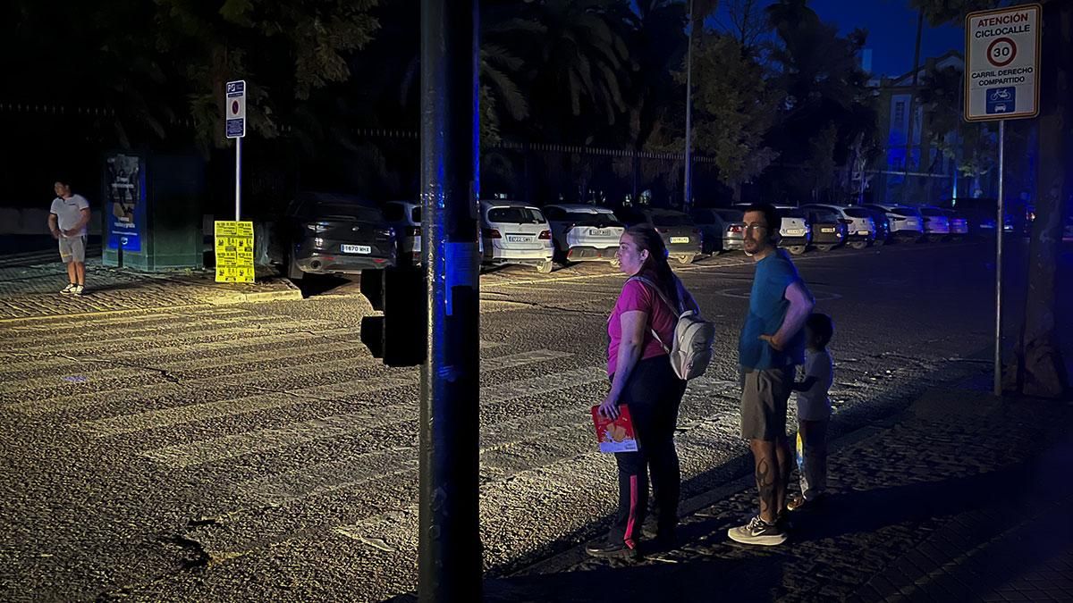 Córdoba duerme a oscuras tras el apagón general