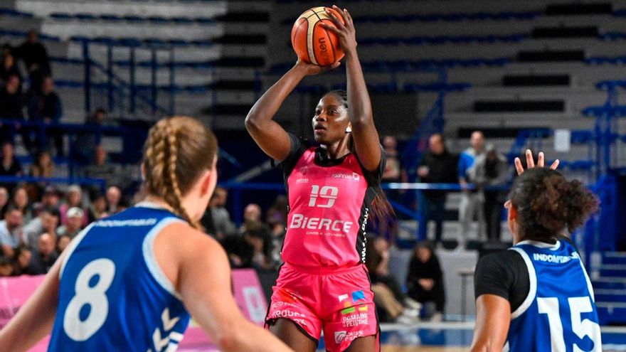 El Spar Gran Canaria firma el regreso de la ala-pívot Thiama Kamara