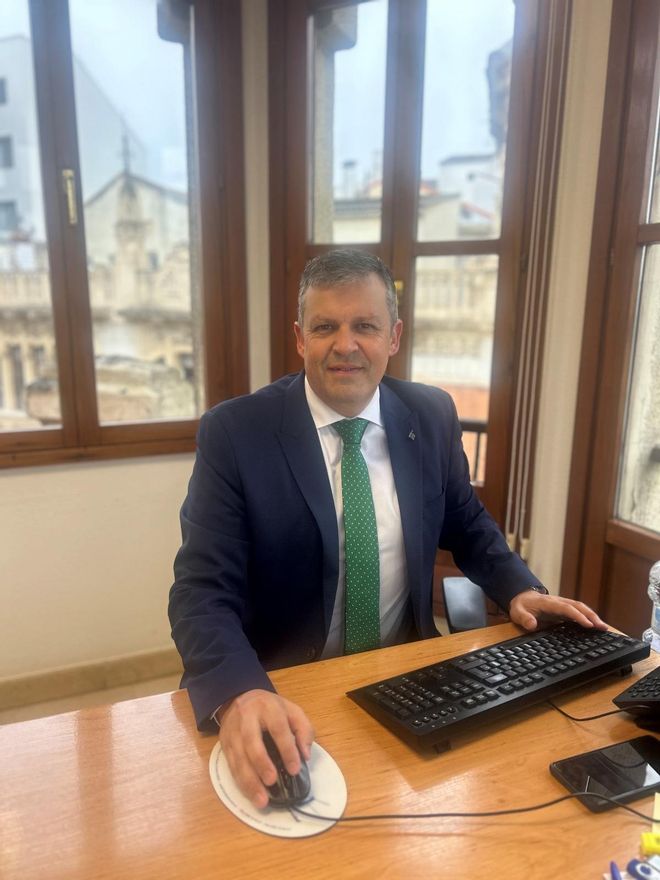 Santiago Fernández, en su despacho.