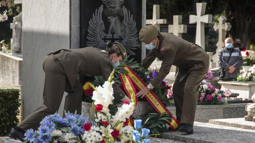 CGT denuncia un acto militar en Córdoba donde se llevaron flores al gobernador franquista Ciriaco Cascajo