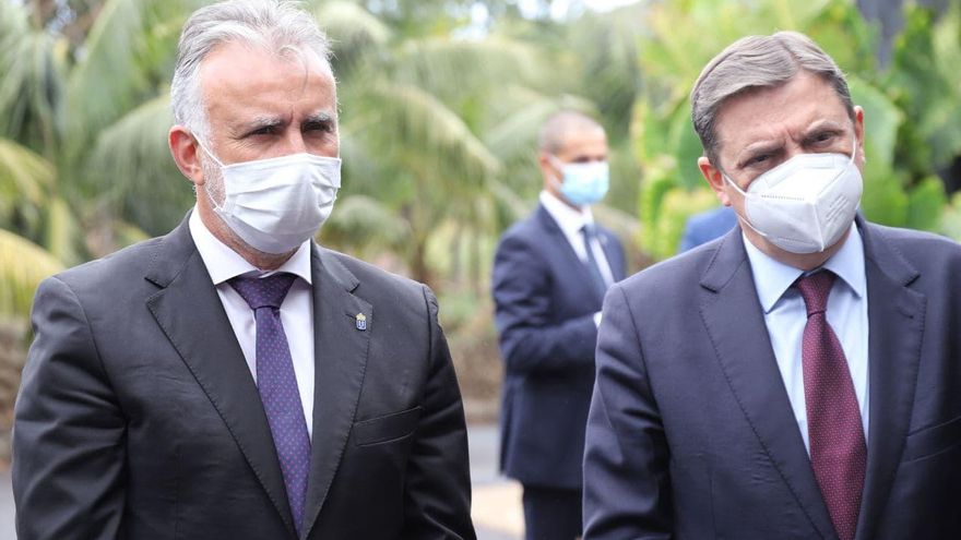 El ministro de Agricultura anuncia en Tenerife que se mantendrán los 141 millones de euros del fondo POSEI para el plátano