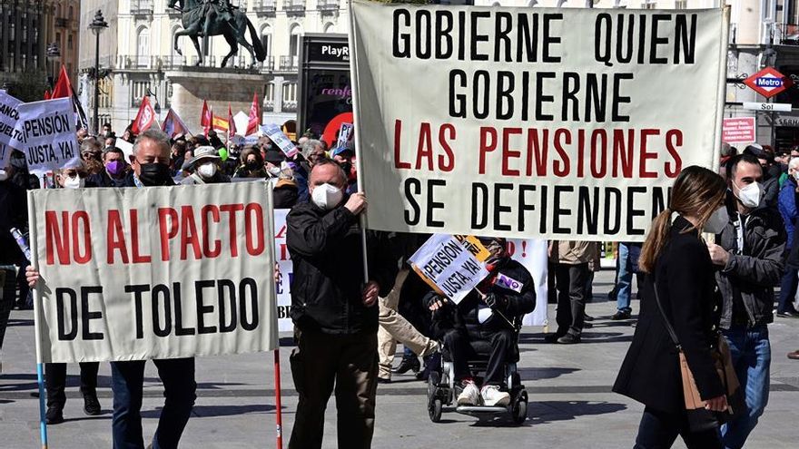 Manifestación convocada por la Coordinadora General de Pensionistas de Madrid en defensa del Sistema Público de Pensiones, este sábado, en la madrileña la Puerta del Sol.