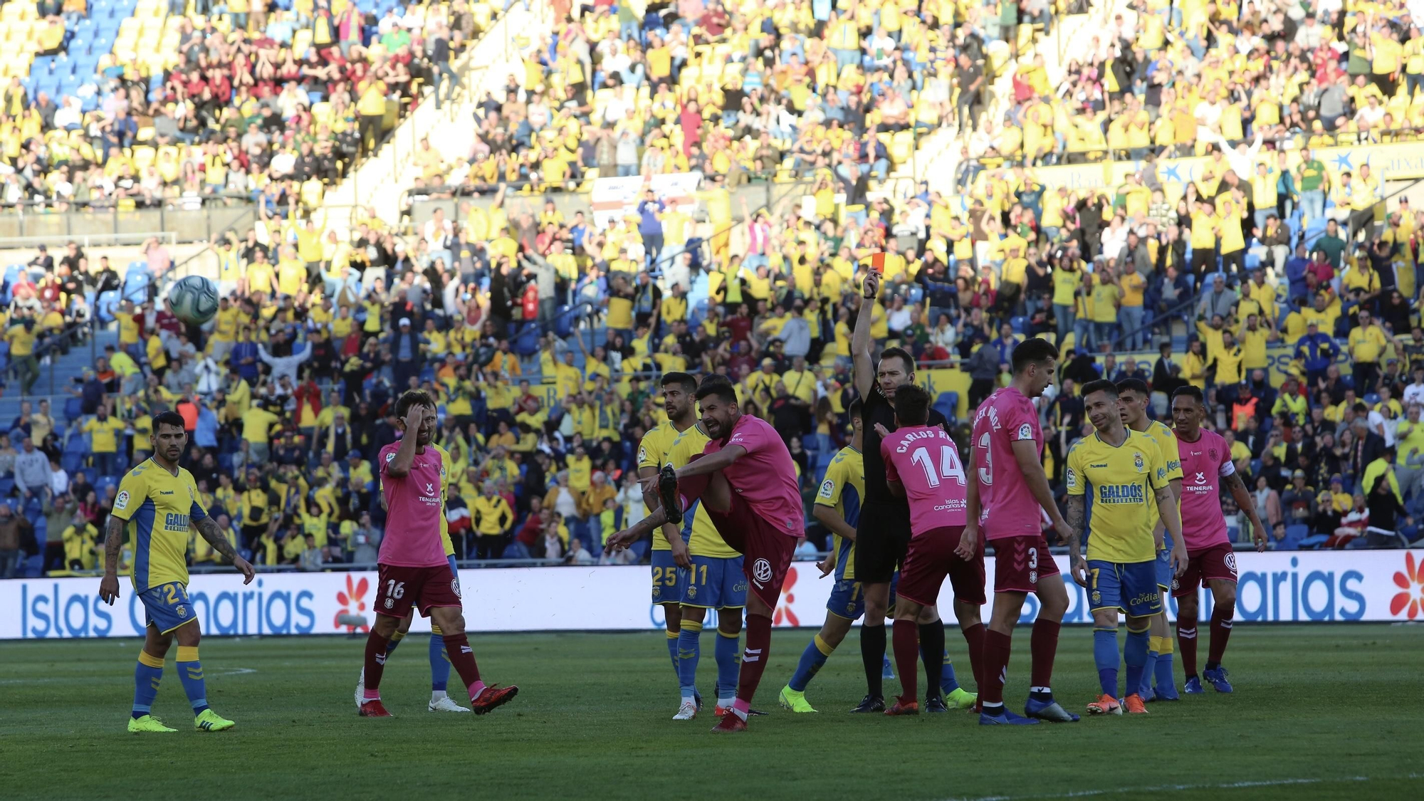 Expulsión de Carlos Ruiz.