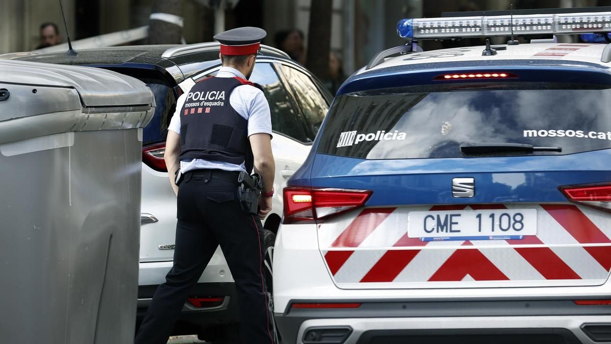 Imagen de archivo de un agente de los Mossos d'Esquadra. EFE/Andreu Dalmau