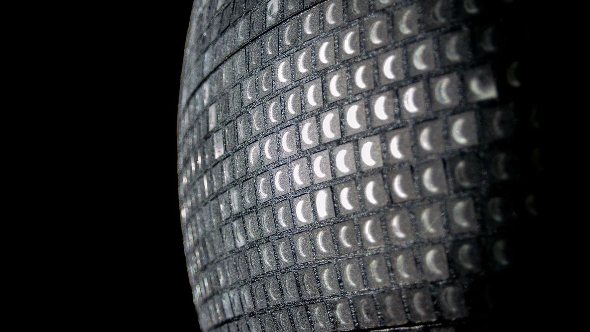Un detalle de la instalación 'Totality', de Katie Paterson (2016).