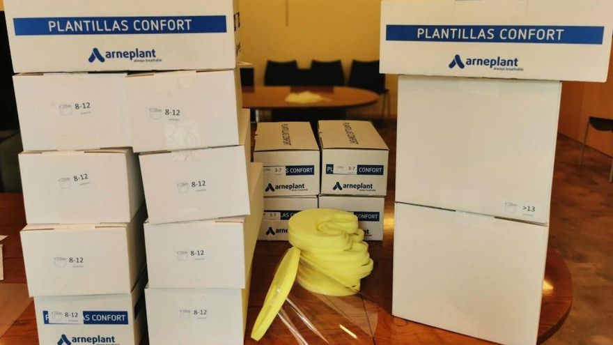 El Ayuntamiento de Alberite entrega las pantallas protectoras puerta por puerta