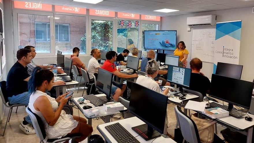 Abierto el plazo para cursos de Inteligencia Artificial, Internet de las Cosas y Realidad Virtual en 5G para desempleados en Sevilla