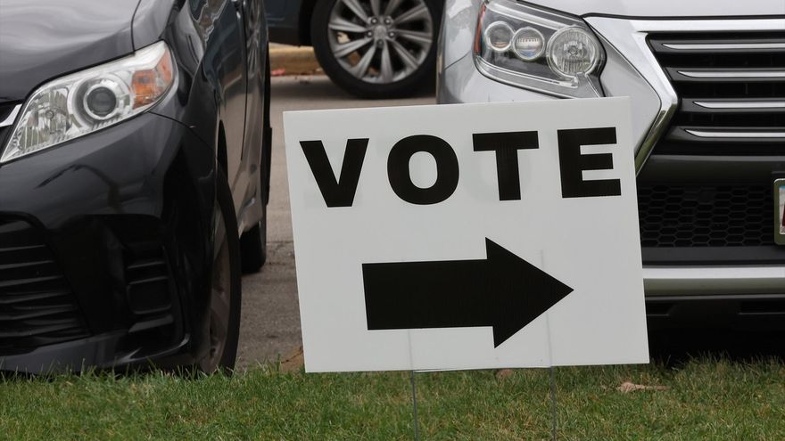 Centro de votación para las elecciones presidenciales de EEUU en Milwaukee (Wisconsin).