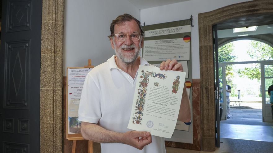Rajoy, tras llegar al Obradoiro como peregrino: "Se lo recomiendo a todo el mundo"
