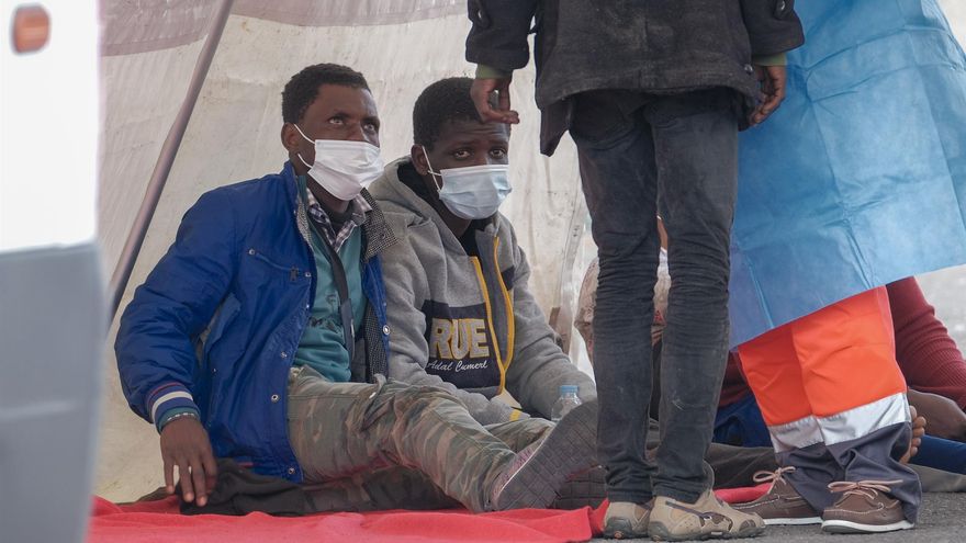 La patronal turística de Las Palmas alude a "la problemática de la inmigración" en un análisis actual del sector sin especificar a qué se refiere