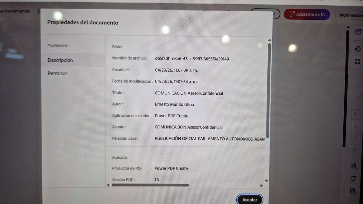 Imagen en la que se observa la fecha de creación del documento con el listado de asesores de confianza de la Asamblea de Madrid y la fecha en la que ese documento se sube a la intranet