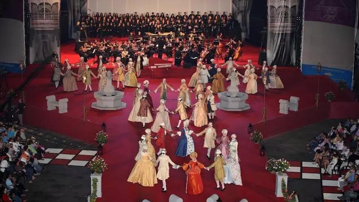 Imagen de archivo del Minué de las Fiestas Lustrales de 2010.