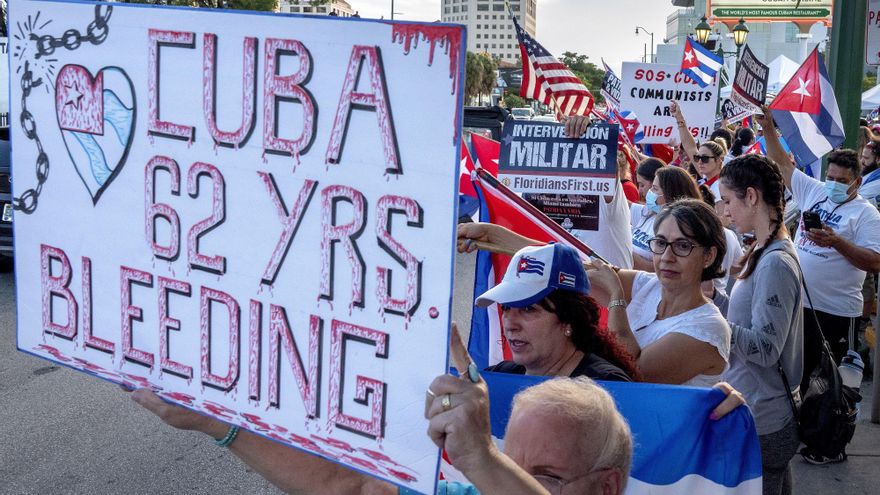 El exilio en Miami no cede en las protestas y planea una flotilla a Cuba el viernes