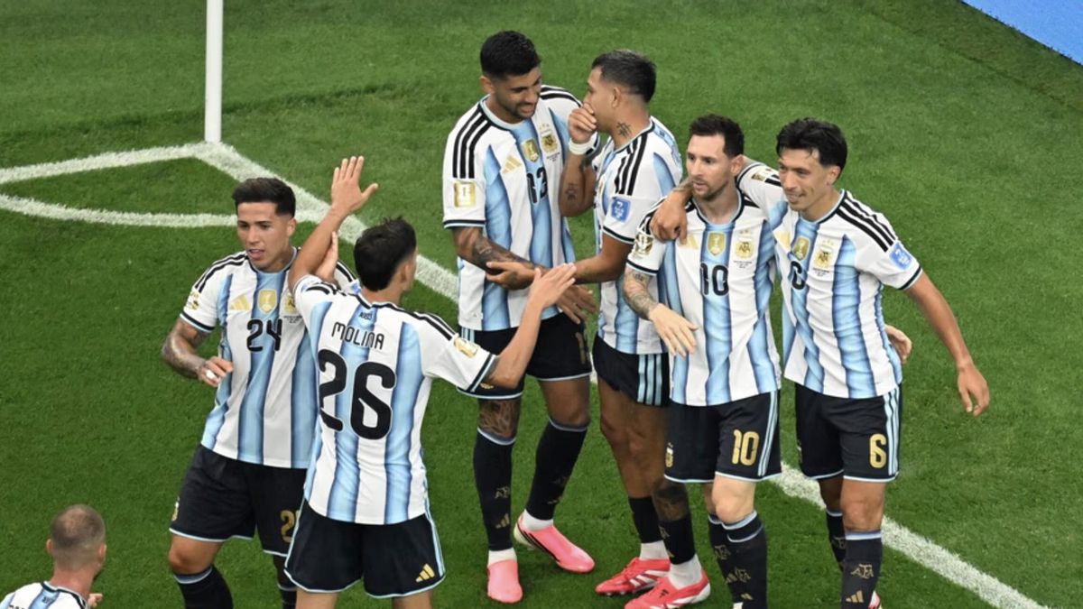 La Selección argentina cierra su participación en el Grupo J.