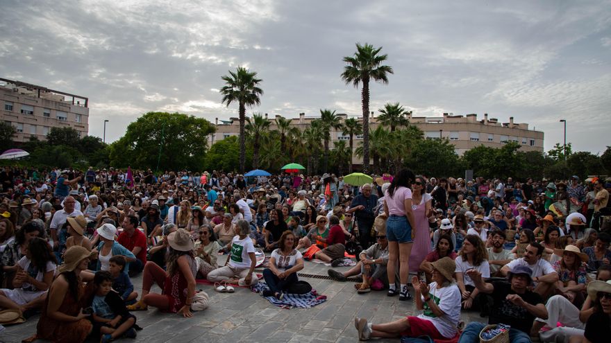 Más de un millar de personas se movilizan contra el turismo masivo en Menorca: "Estamos hartos de la estacionalidad y la precariedad"